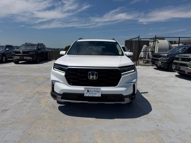 Used 2025 White Honda Elite image 2