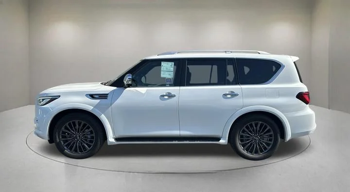 Used 2023 White INFINITI Sensory image 5