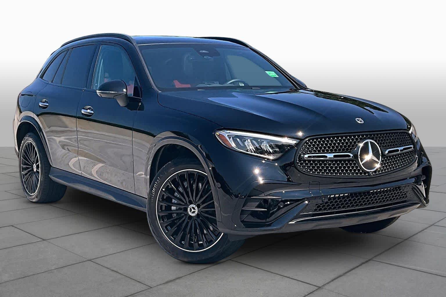 Used 2026 Obsidian Black Metallic Mercedes-Benz GLC 300 image 3