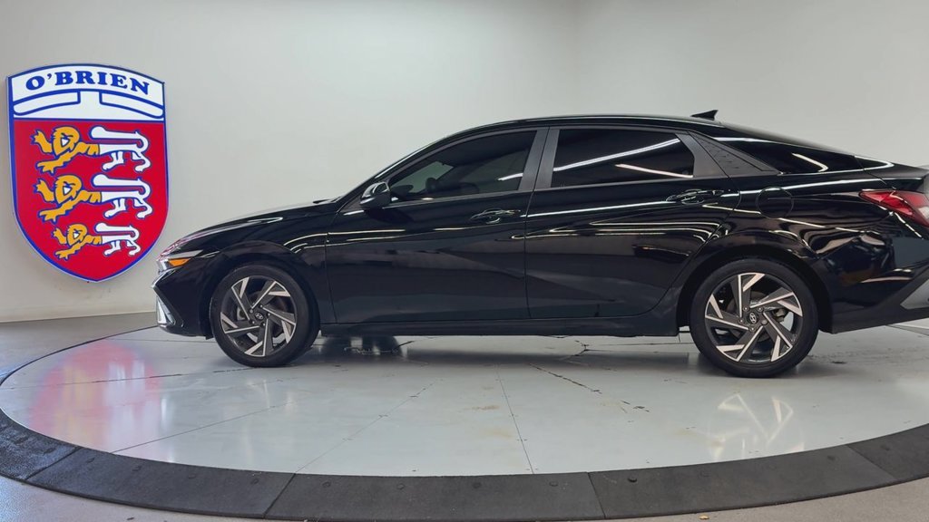 Used 2025 Abyss Black Hyundai SEL Sport image 7