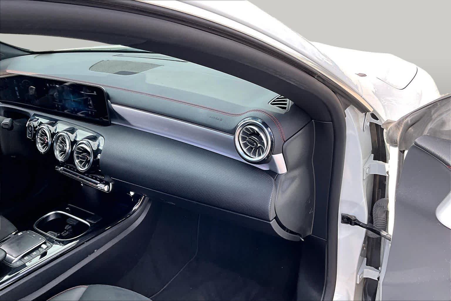 Used 2022 Digital White Metallic Mercedes-Benz CLA 250 image 15