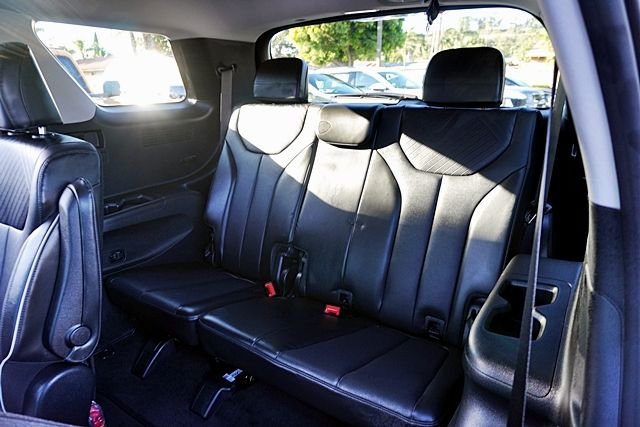 Used 2025 Silver Hyundai SEL Premium image 19