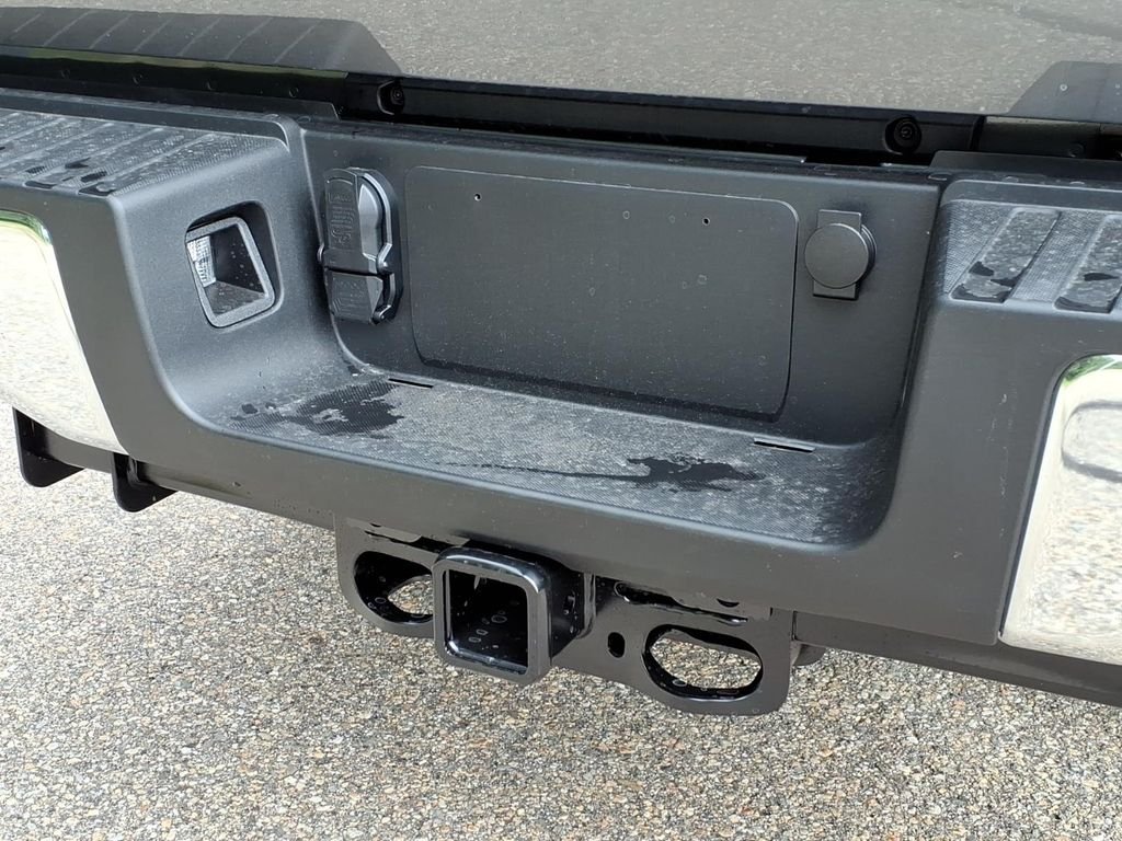 New 2026 Carbonized Gray Metallic Ford F-250® XLT image 7