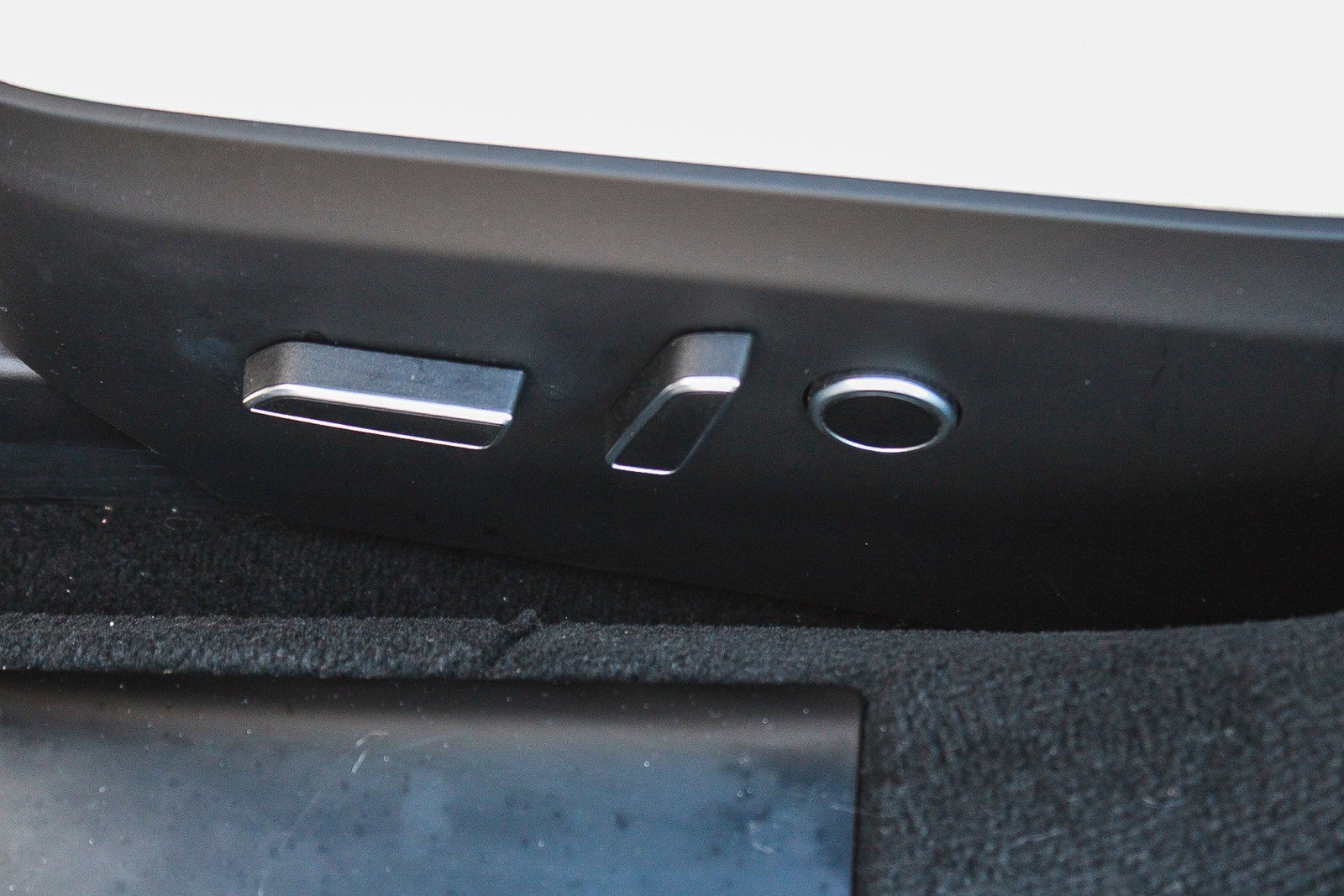 Used 2023 Deep Blue Metallic Tesla Plaid image 20