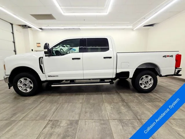New 2026 Oxford White Ford F-250® XLT image 2