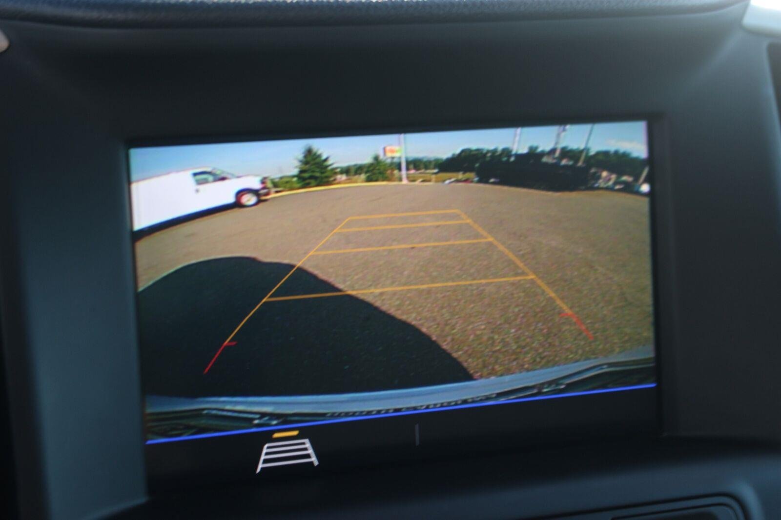 Used 2020 SUMMIT WHITE GMC SLE image 23