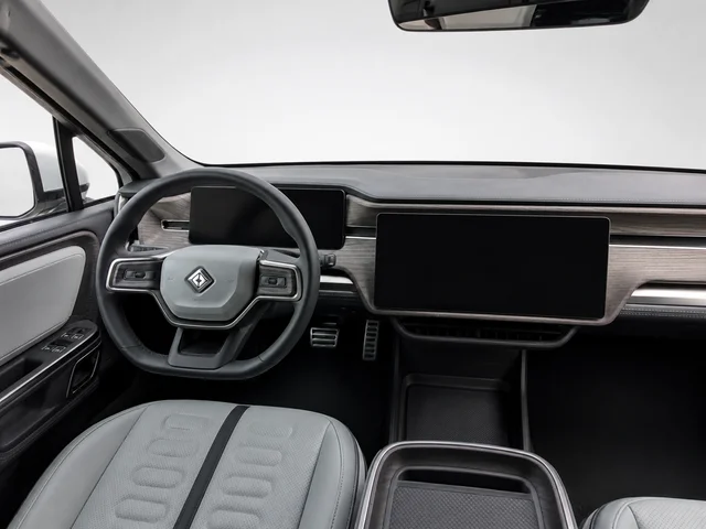 Used 2024  Rivian Adventure image 12