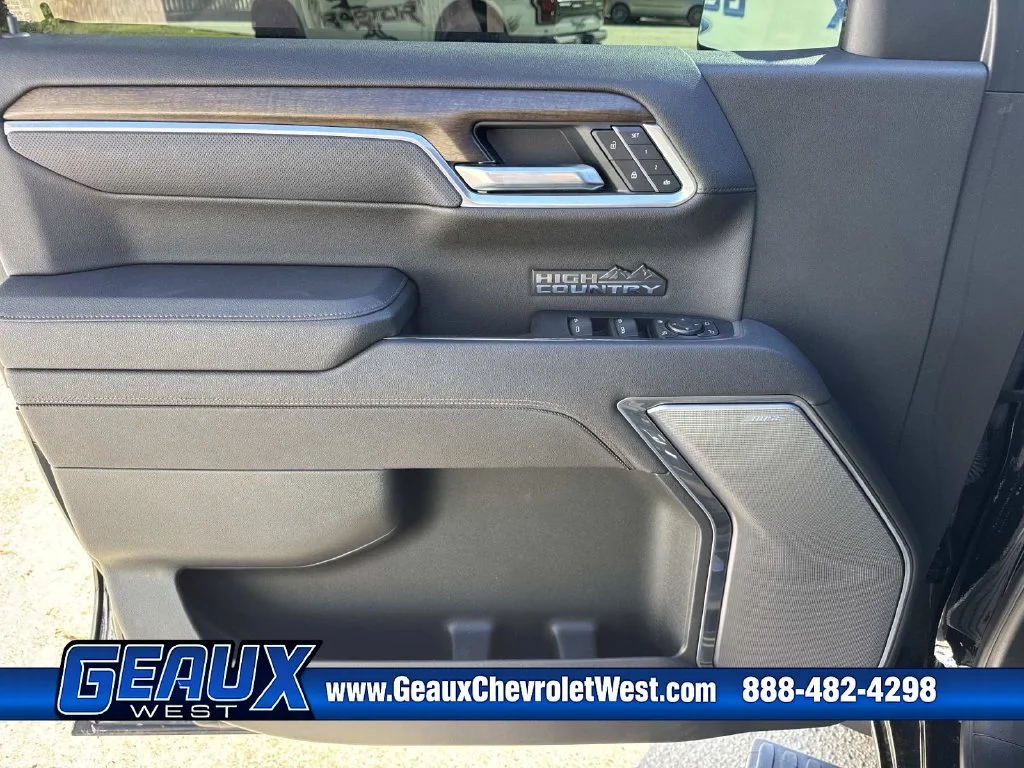 Used 2025 Black Chevrolet High Country image 31