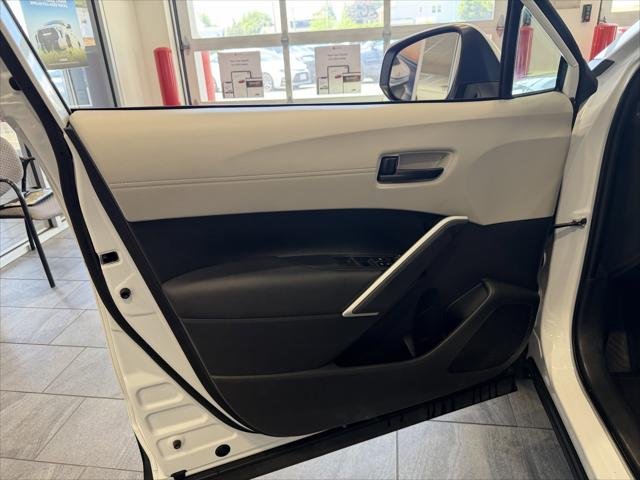 Certified Used 2023 WIND CHILL PEARL Toyota  image 25