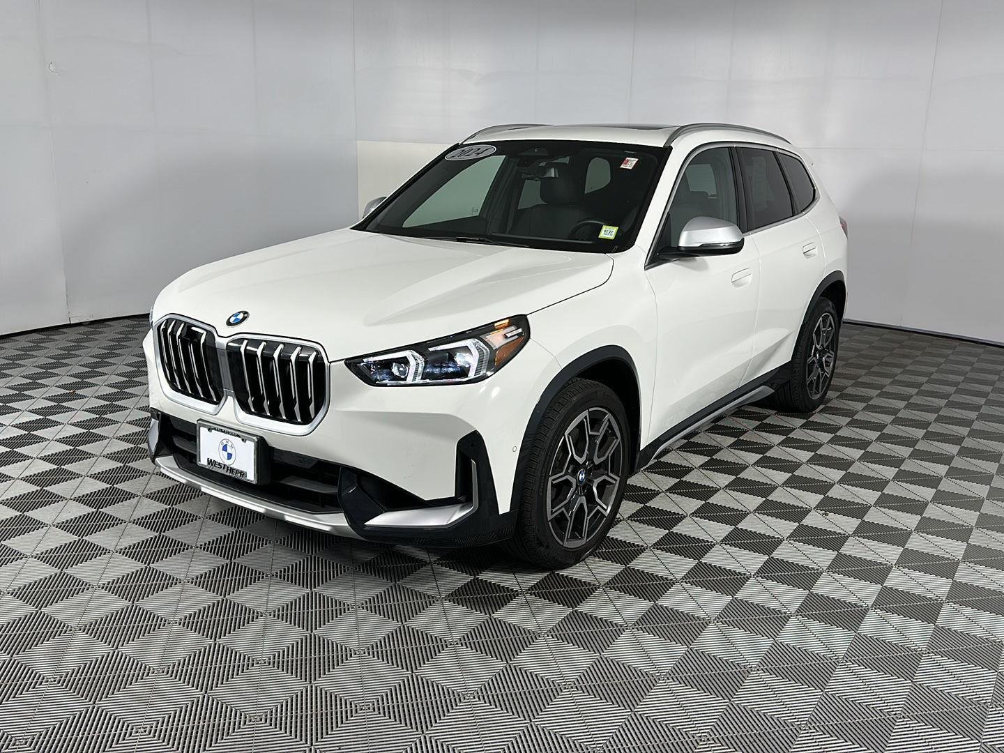 Certified Used 2024 Alpine White BMW xDrive28i image 9