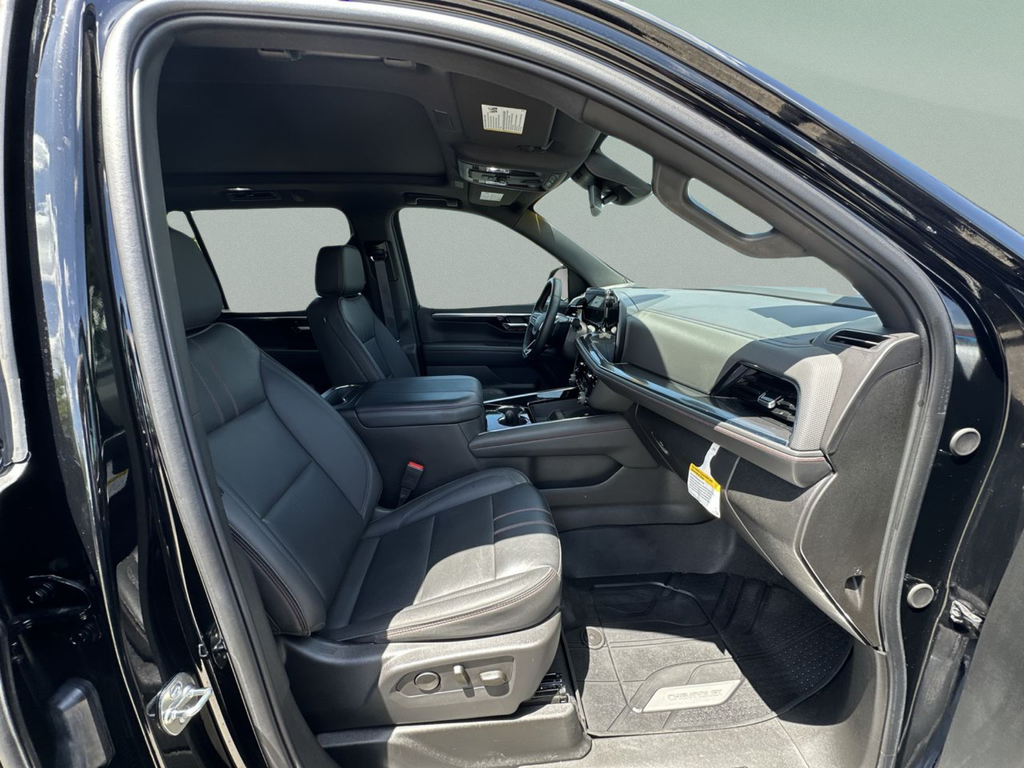 Used 2025 Black Chevrolet RST image 36