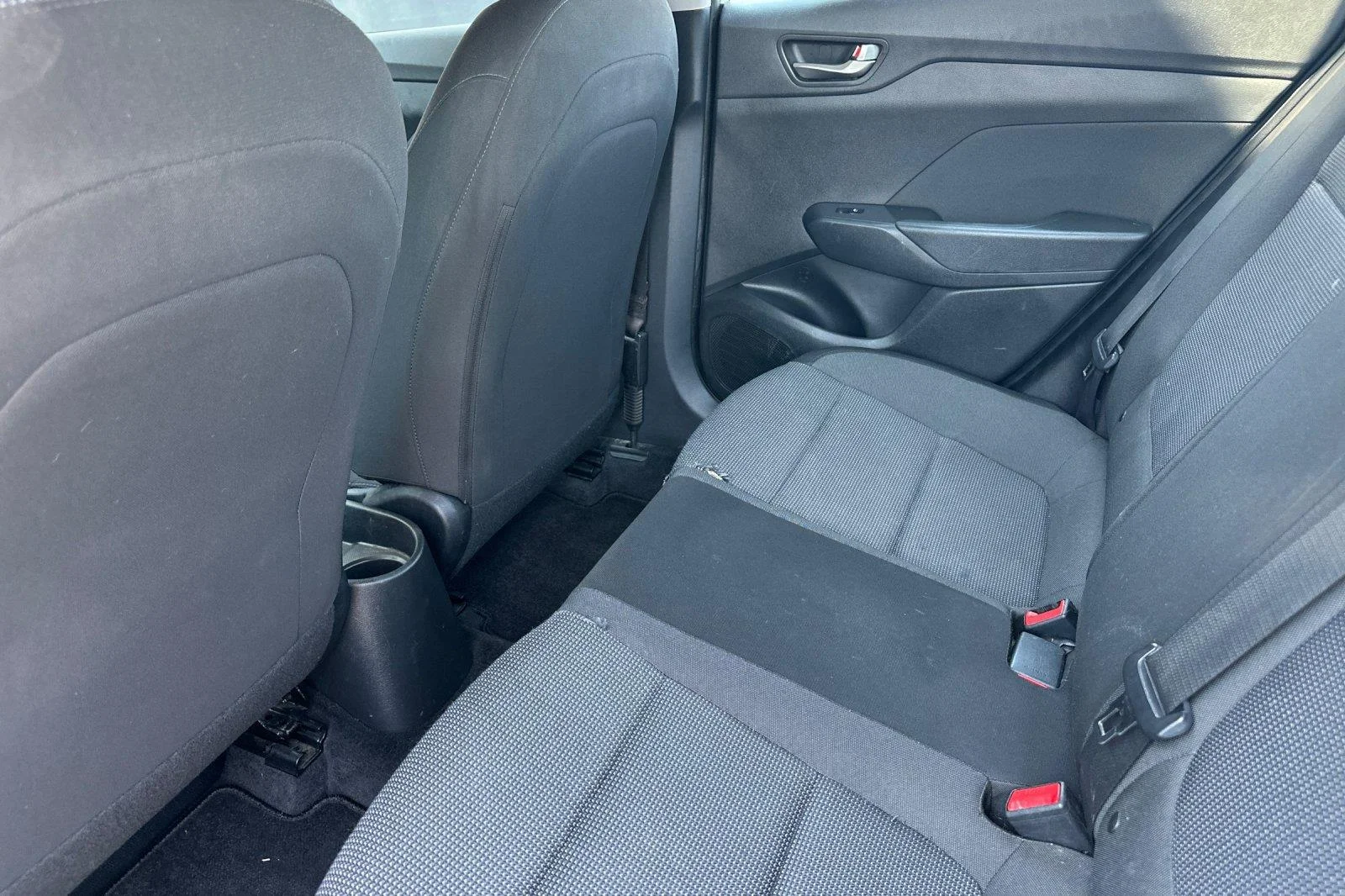 Used 2022 Olympus Silver Hyundai SE image 12