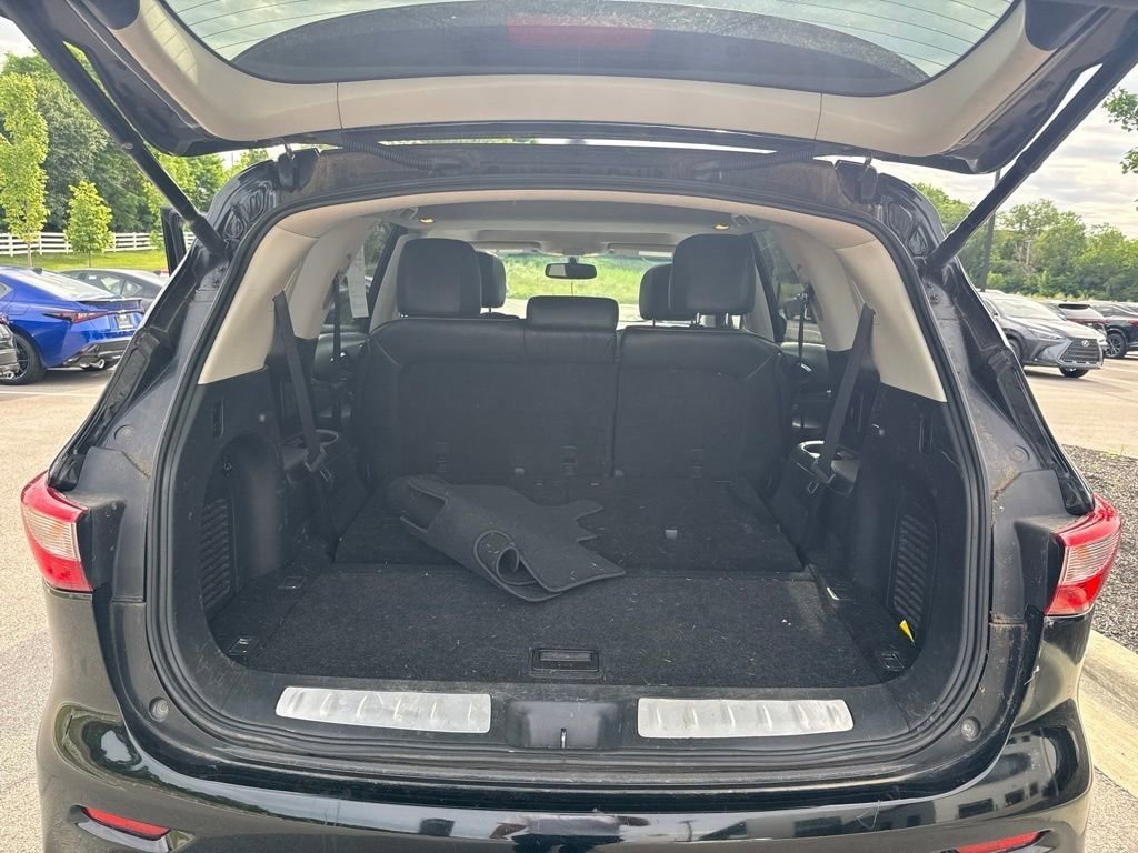 Used 2015 Black Obsidian INFINITI Base image 21