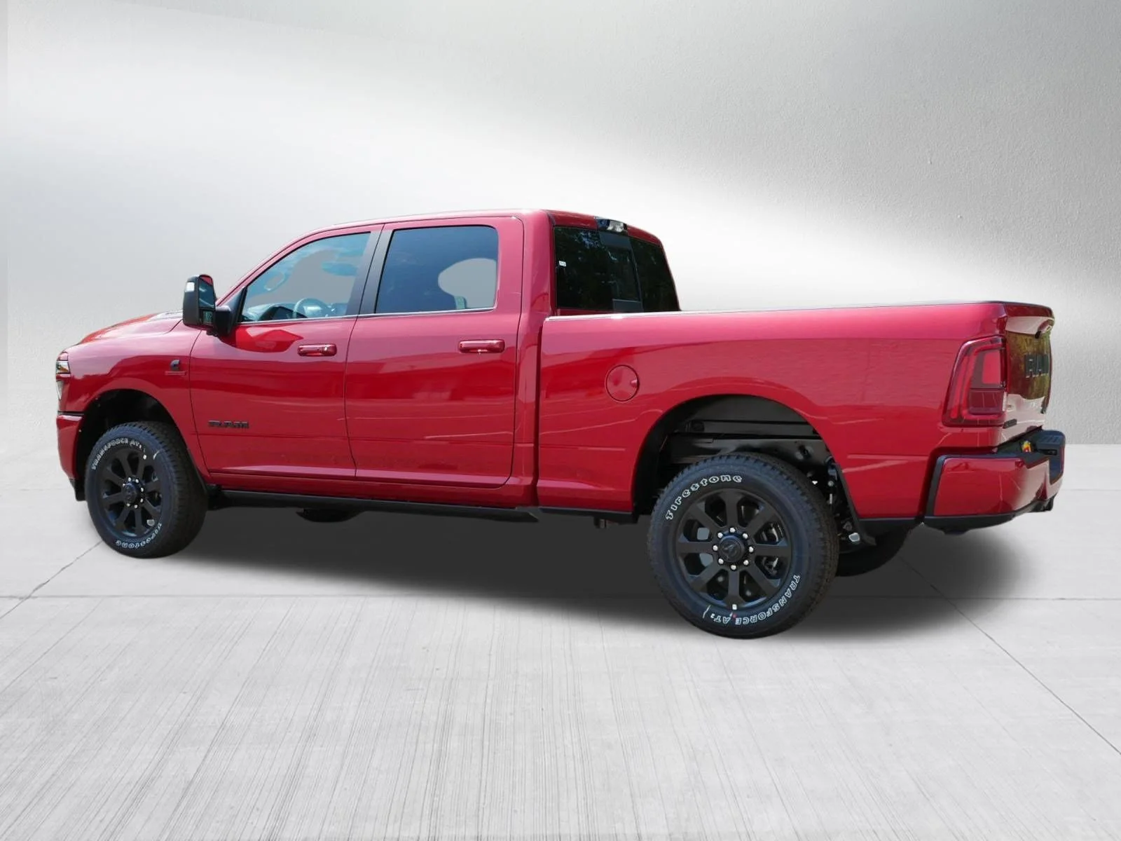 New 2026 Molten Red Pearl-Coat Exterior Paint RAM Laramie image 5