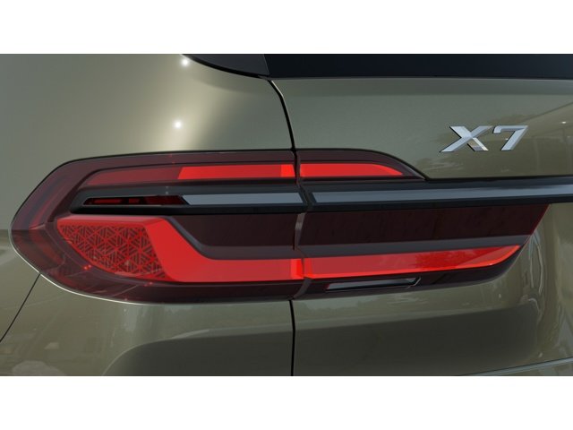 New 2027 Manhattan Green Metallic BMW X7 40i image 8