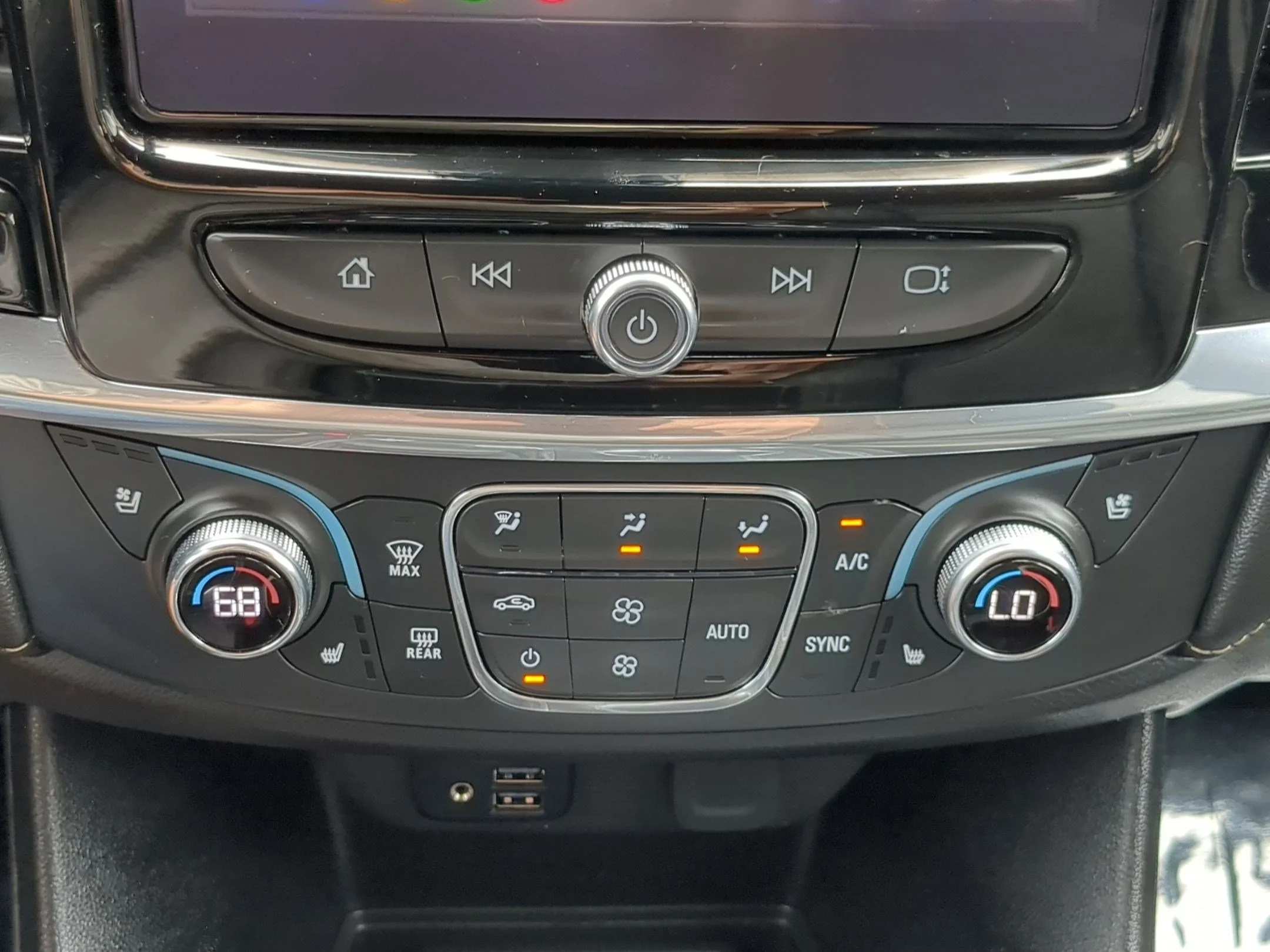 Used 2023 Summit White Chevrolet Premier image 23