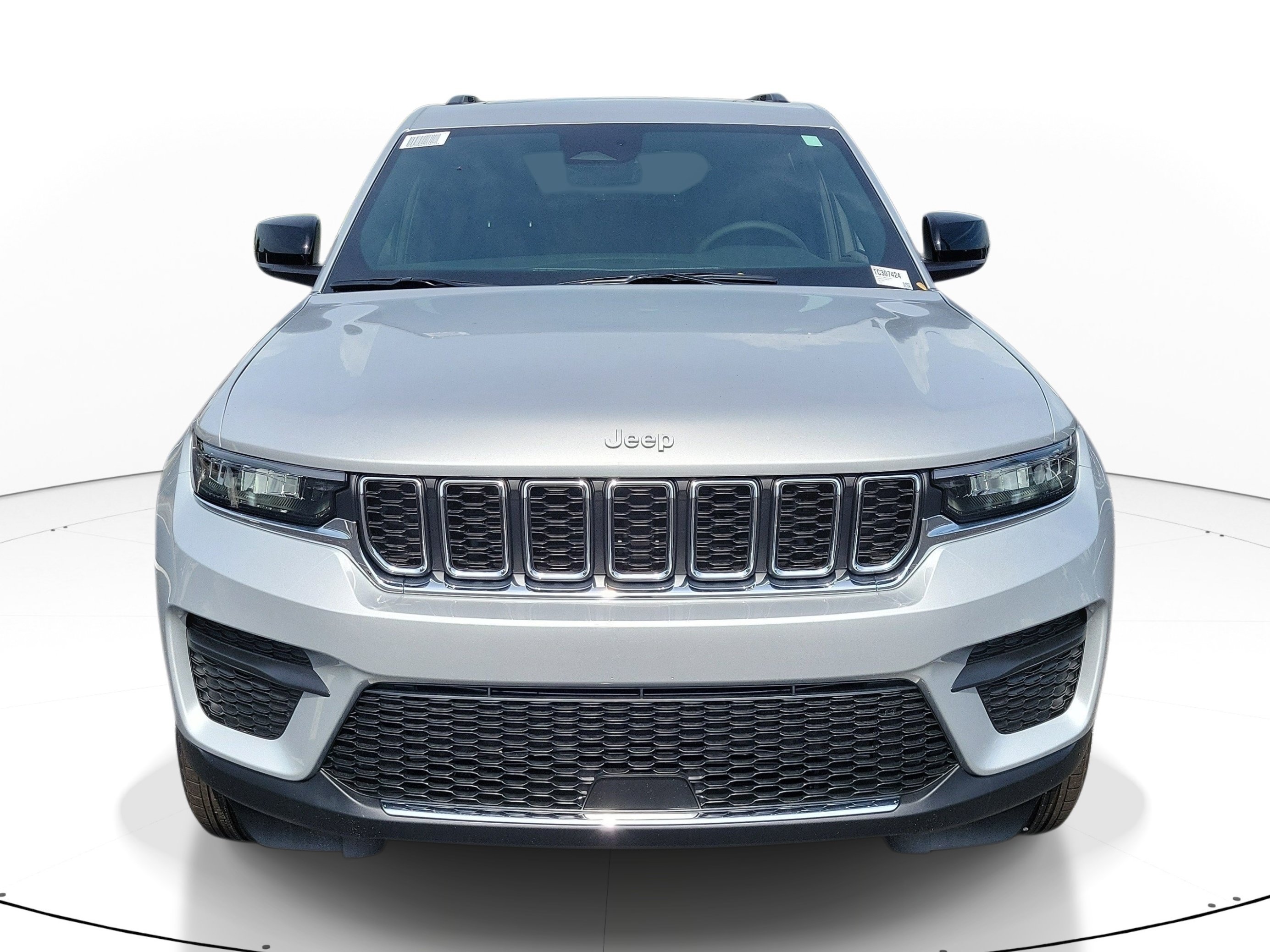 New 2026 Silver Zynith Jeep Laredo X image 2