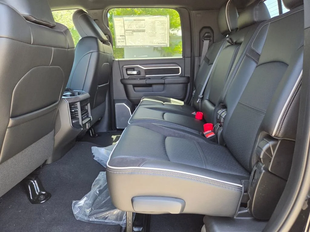 New 2026 Diamond Black Crystal Pearl-Coat Exterior Paint RAM Laramie image 21