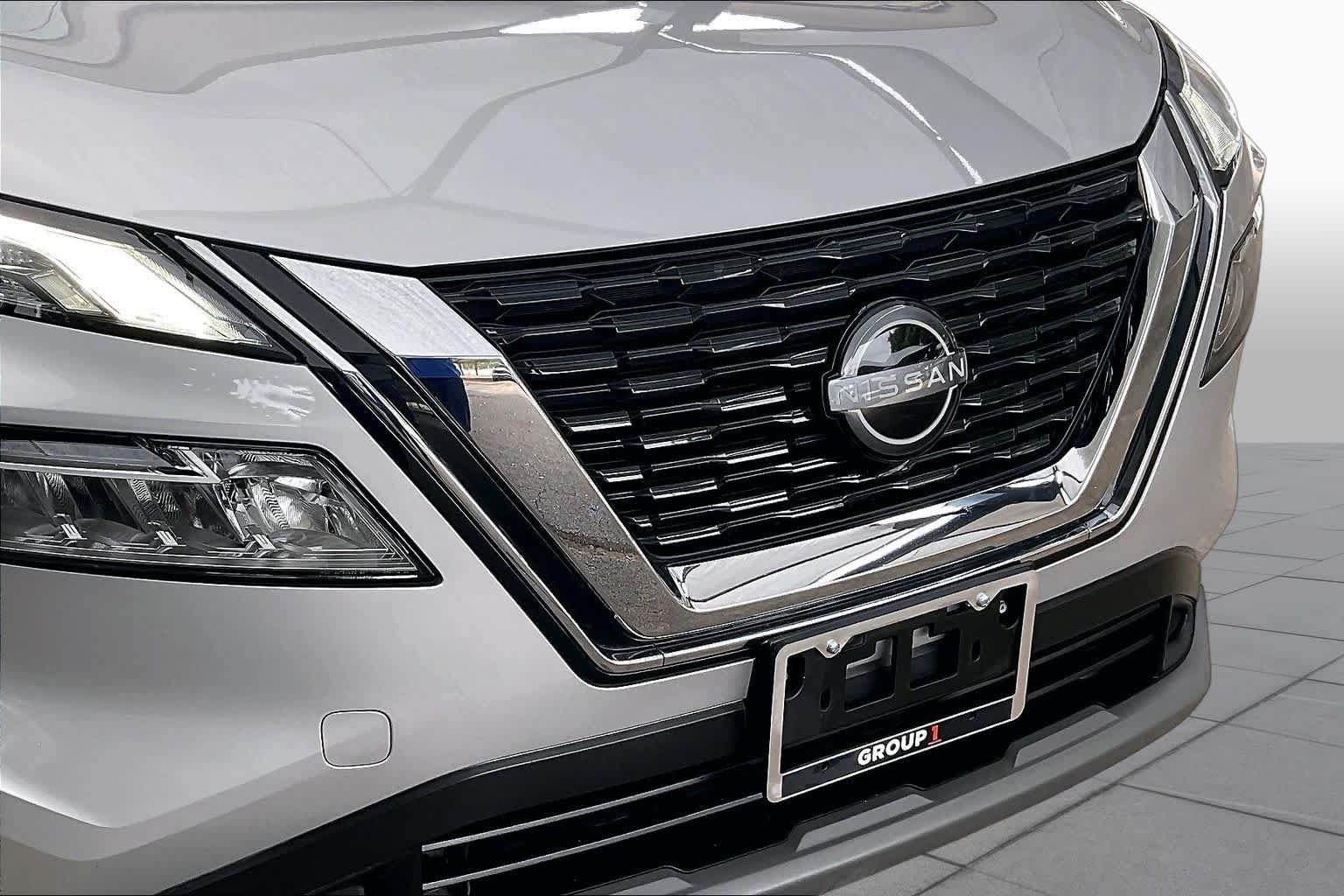 Used 2023 Brilliant Silver Metallic Nissan SV image 30