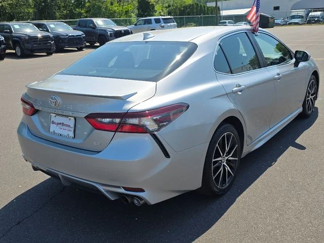 2024 Toyota Camry SE - Photo 6