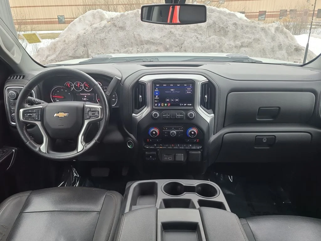 Used 2022 White Chevrolet LTZ image 28