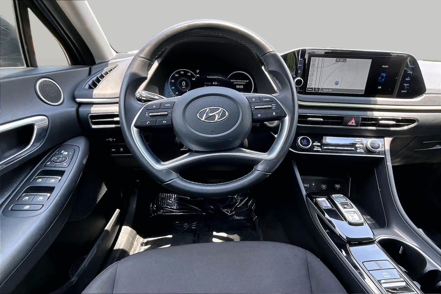 Used 2023 Onyx Black Hyundai SEL image 6