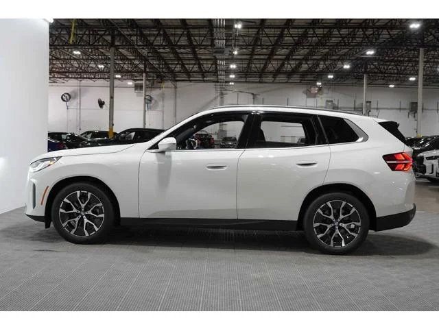 New 2026 Alpine White BMW 30 xDrive image 4