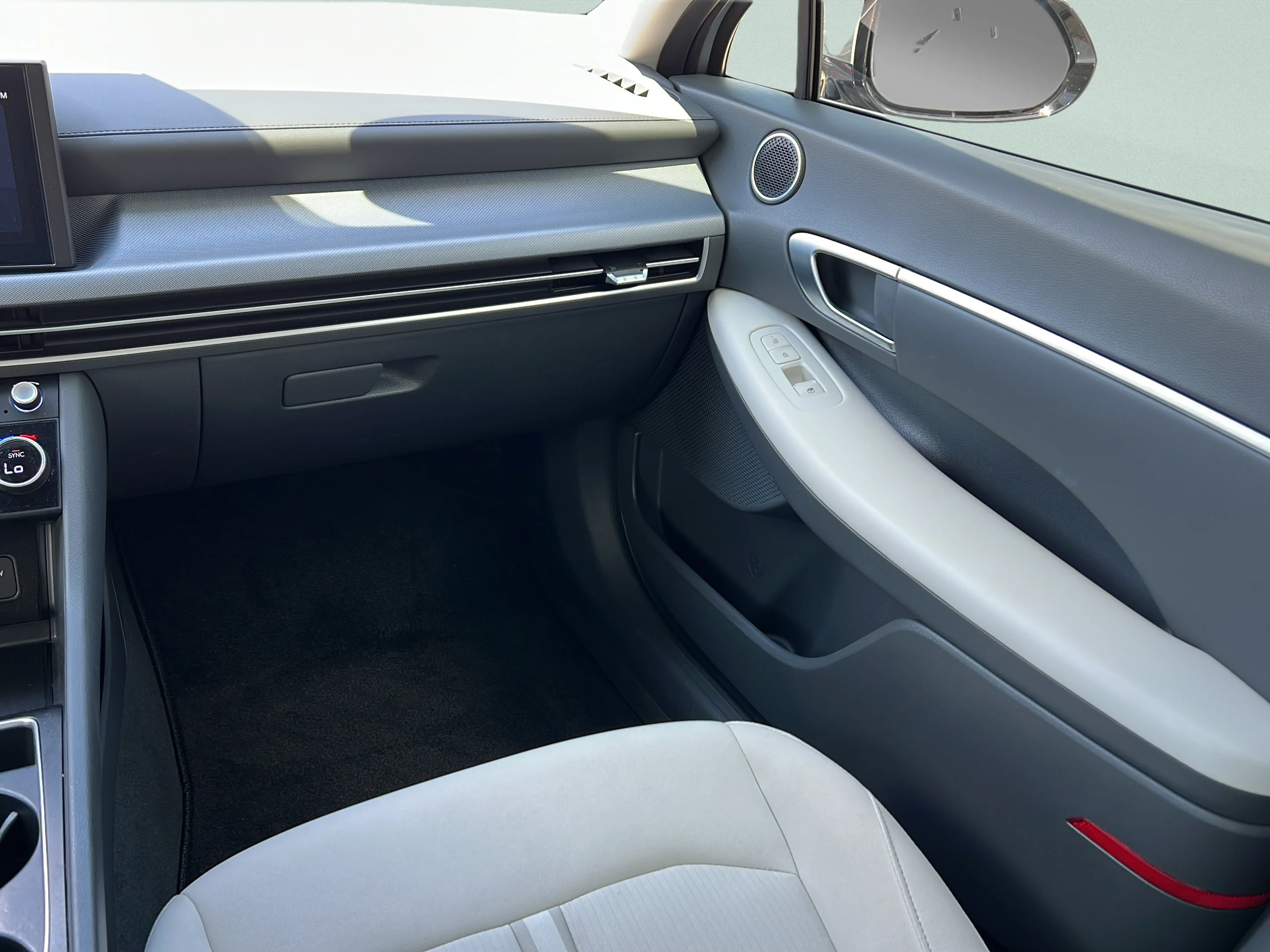 Used 2024 Aero Silver Hyundai SEL image 15