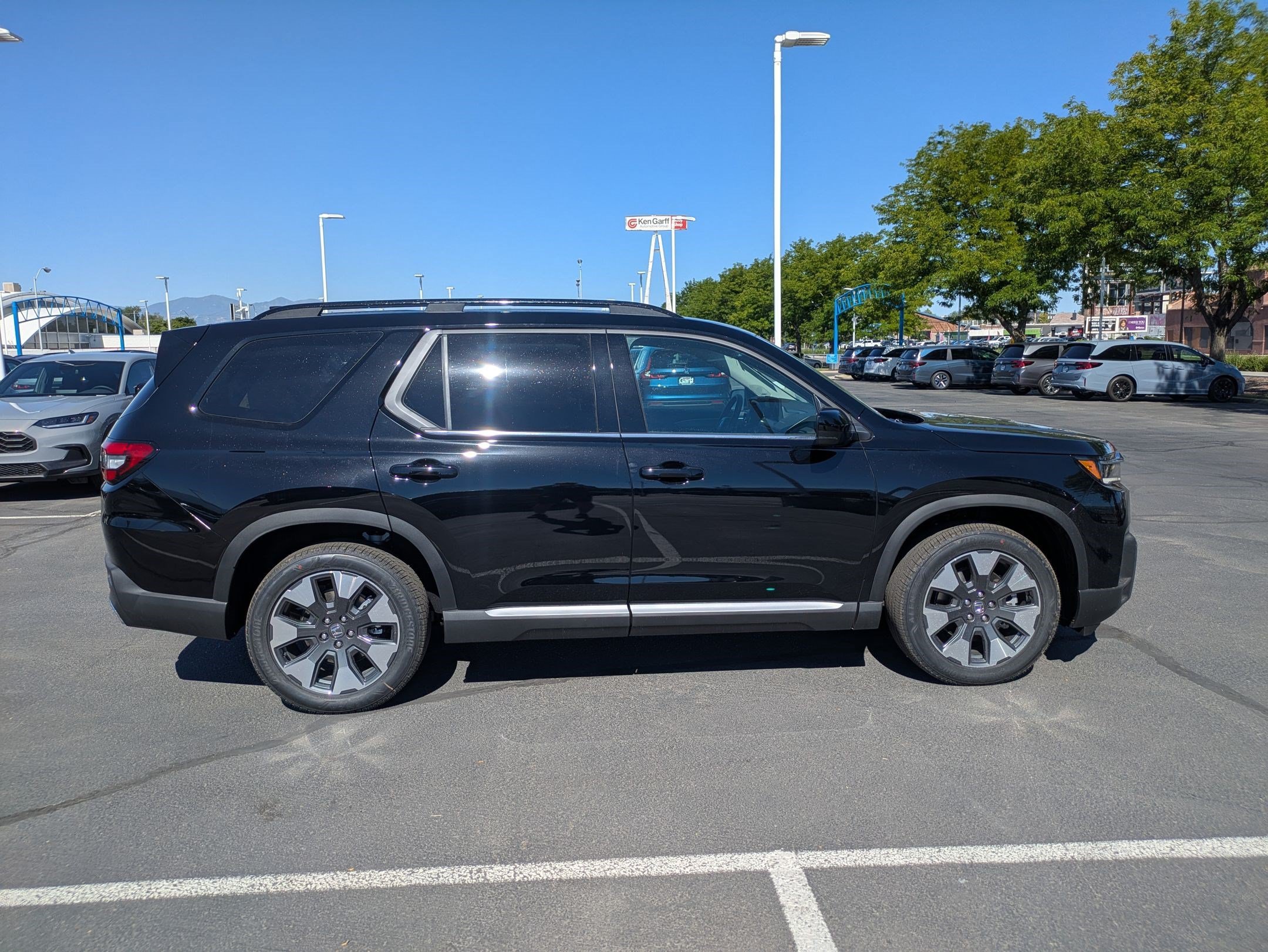 New 2026 Crystal Black Pearl Honda Touring image 2