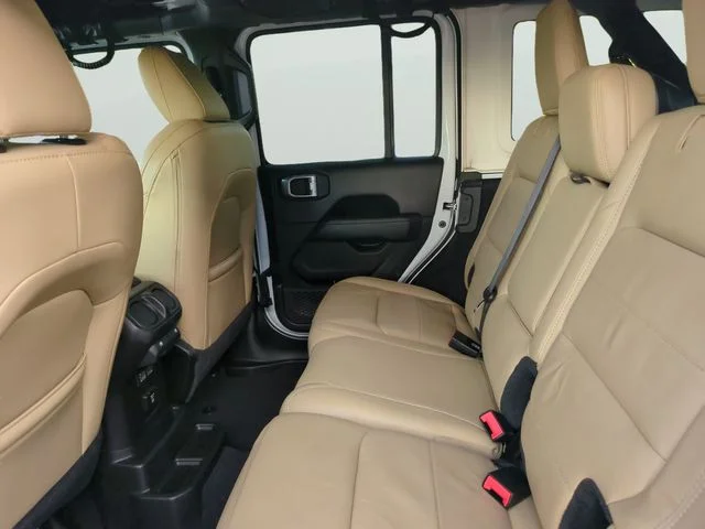 Used 2019 White Jeep Unlimited Sahara image 15