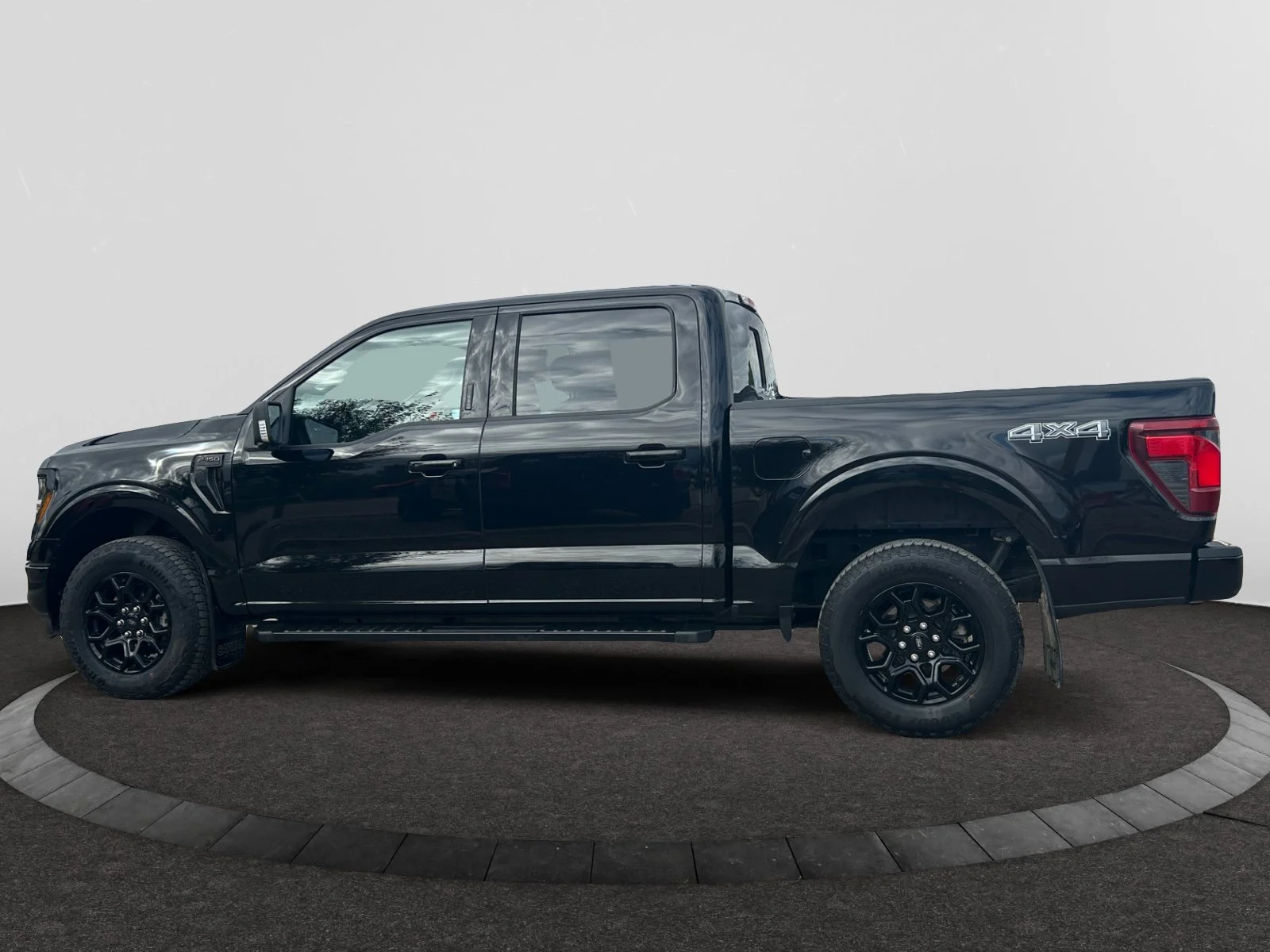 Used 2024 BLACK Ford XLT SuperCrew   EcoBoost™ image 2