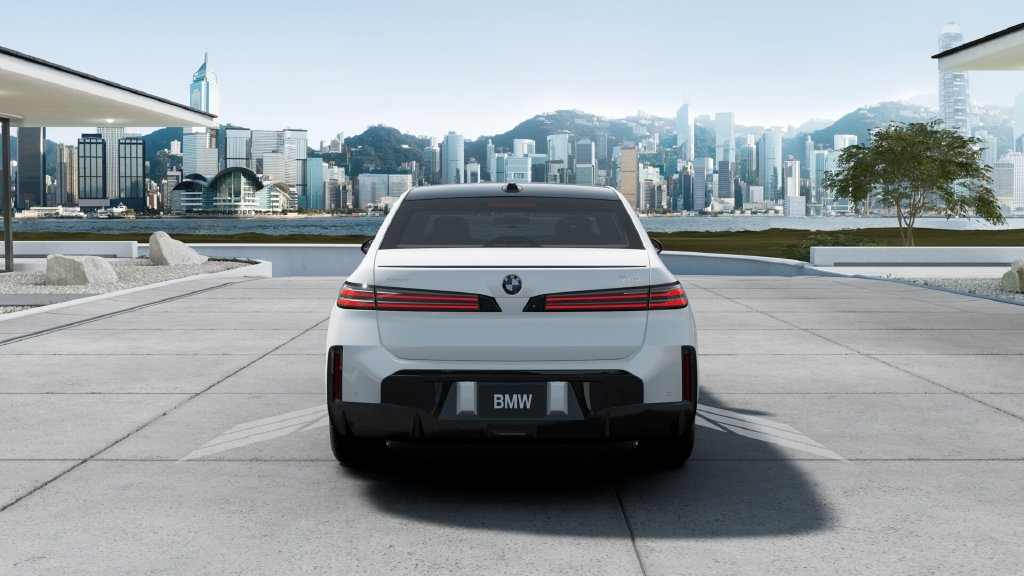 New 2027 Mineral White Metallic BMW  image 5