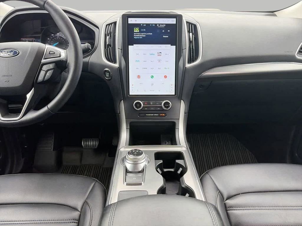 Used 2022  Ford SEL image 12