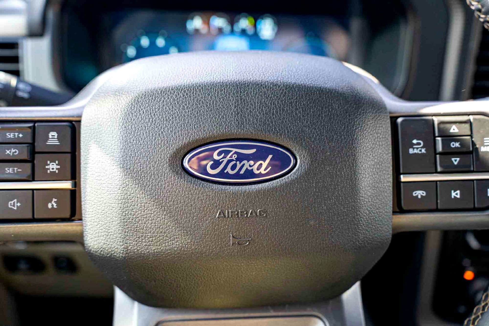 New 2025 Iconic Silver Metallic Ford LARIAT image 12