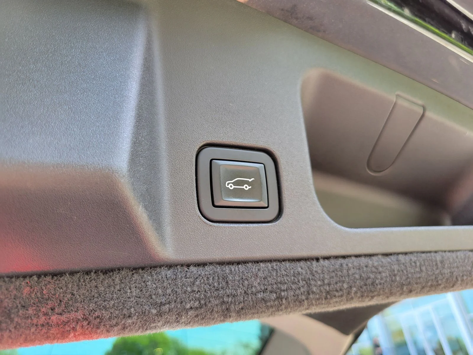 Used 2011 Black Diamond Cadillac Base image 8