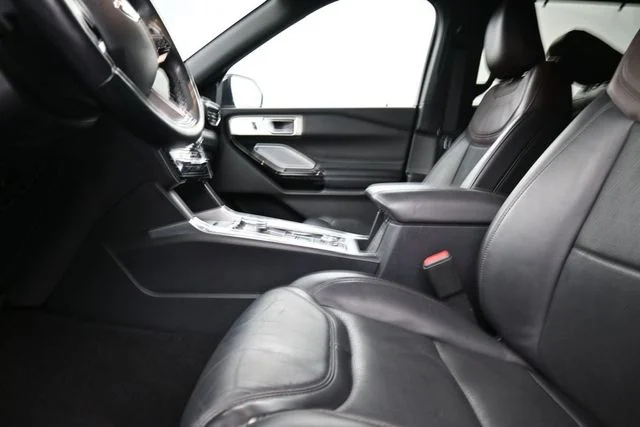 Used 2021 Blue Ford Platinum image 17