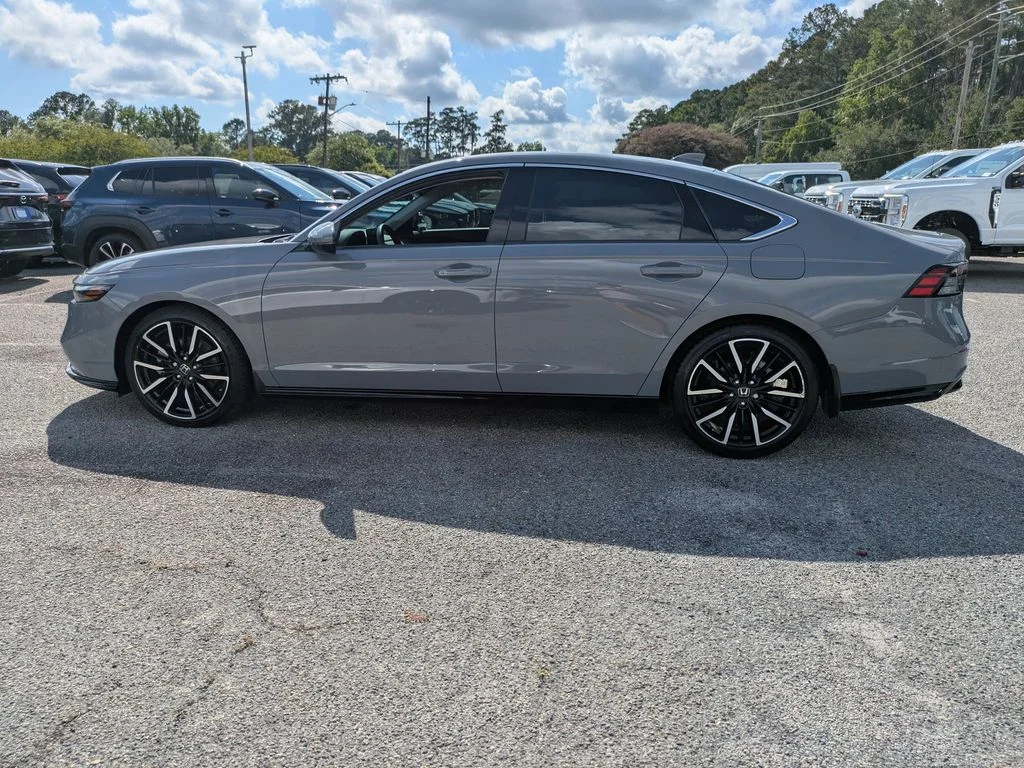 Certified Used 2024 Urban Gray Pearl Honda Touring image 7