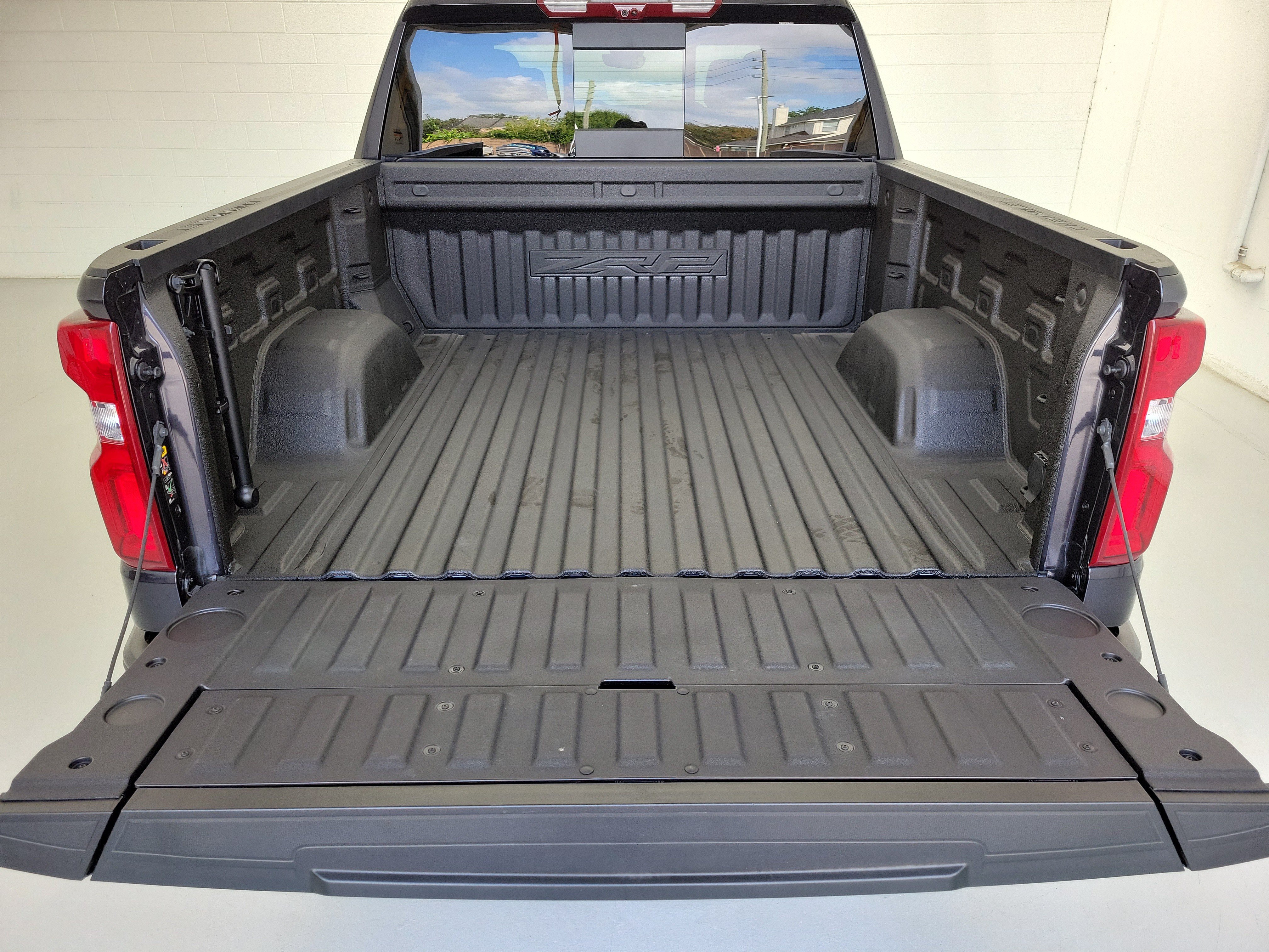 Used 2023 Dark Ash Metallic Chevrolet ZR2 image 10