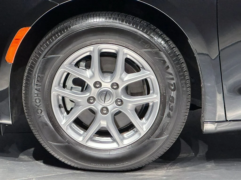 2022 Chrysler Pacifica Touring L - Photo 16