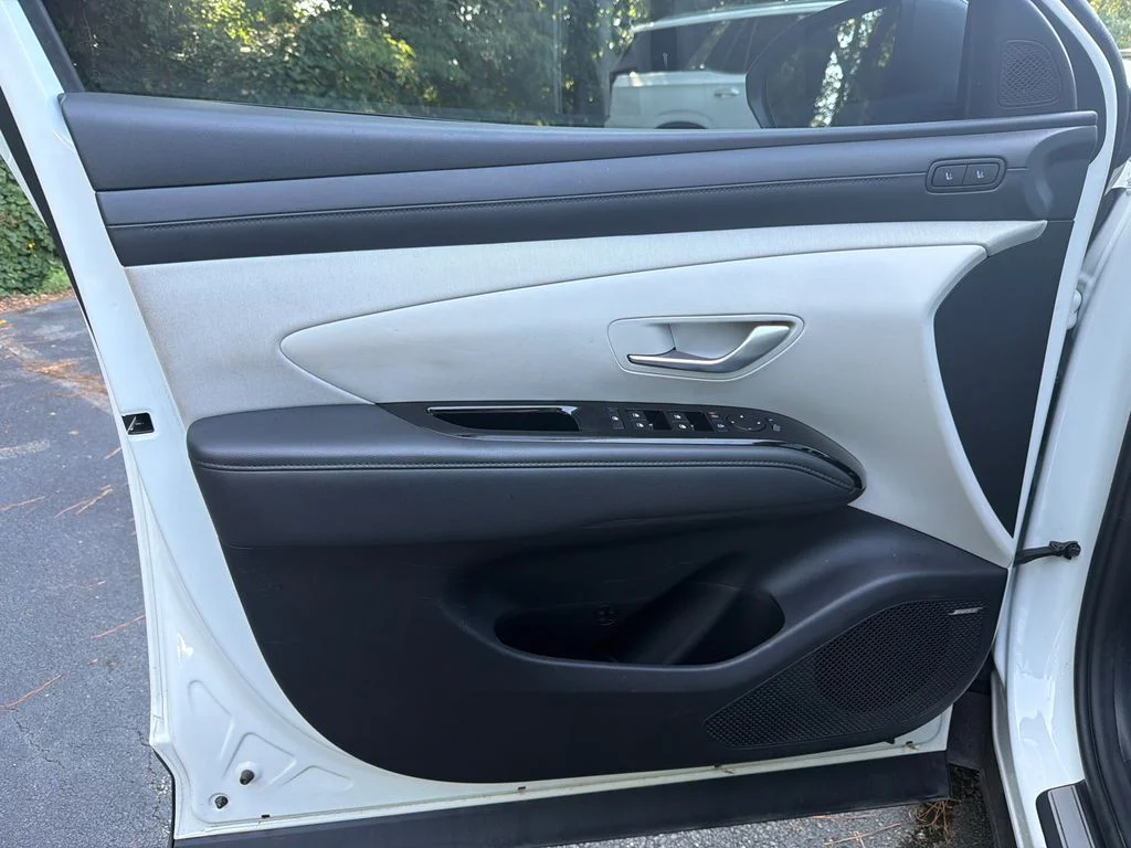 Used 2025 White Hyundai Limited image 10
