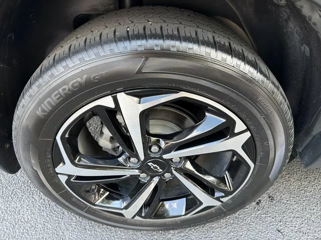 Used 2023 SUMMIT WHITE Chevrolet RS image 17