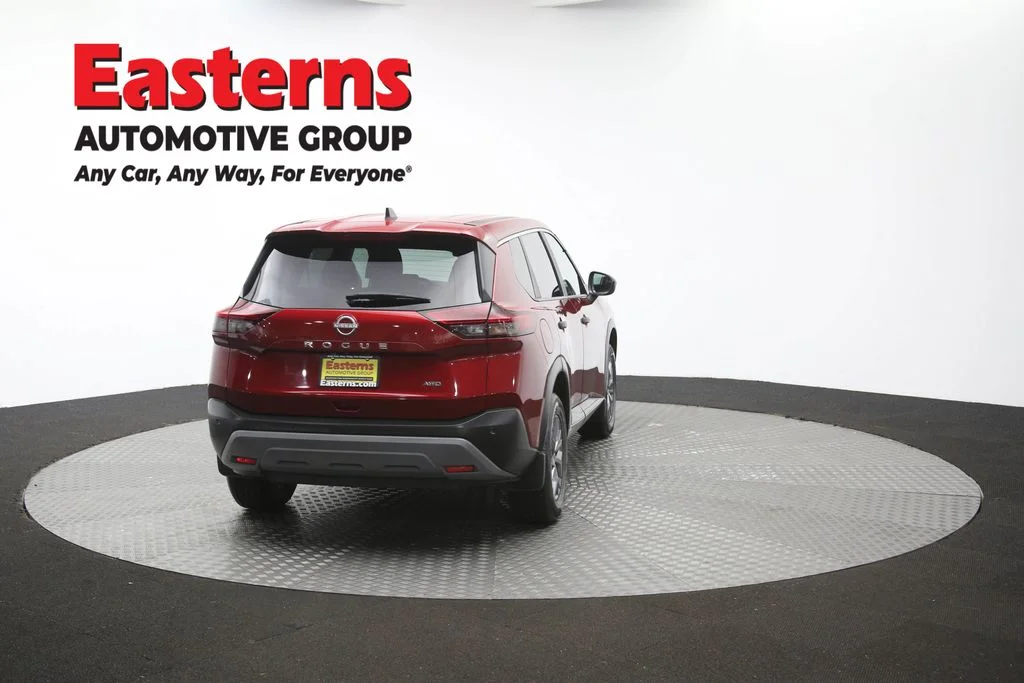 Used 2023 Red Nissan S image 40