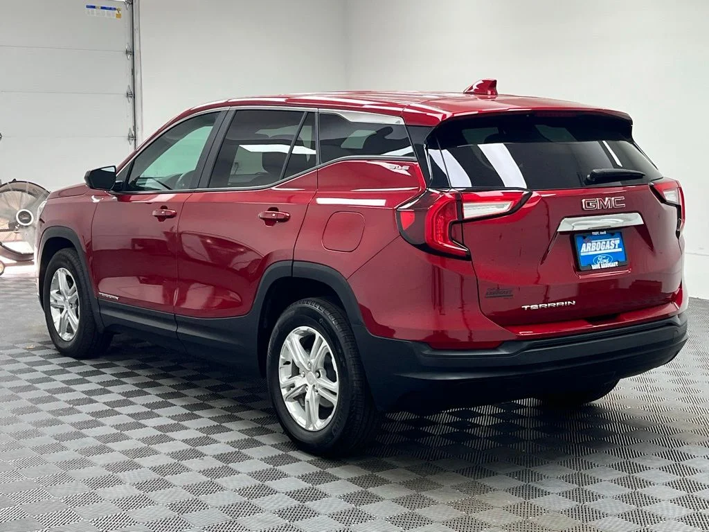 Used 2023 Red GMC SLE image 11
