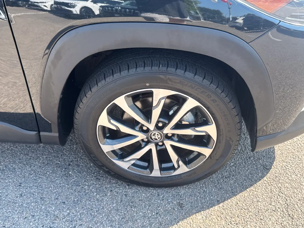 Used 2025 Black Toyota XLE image 39
