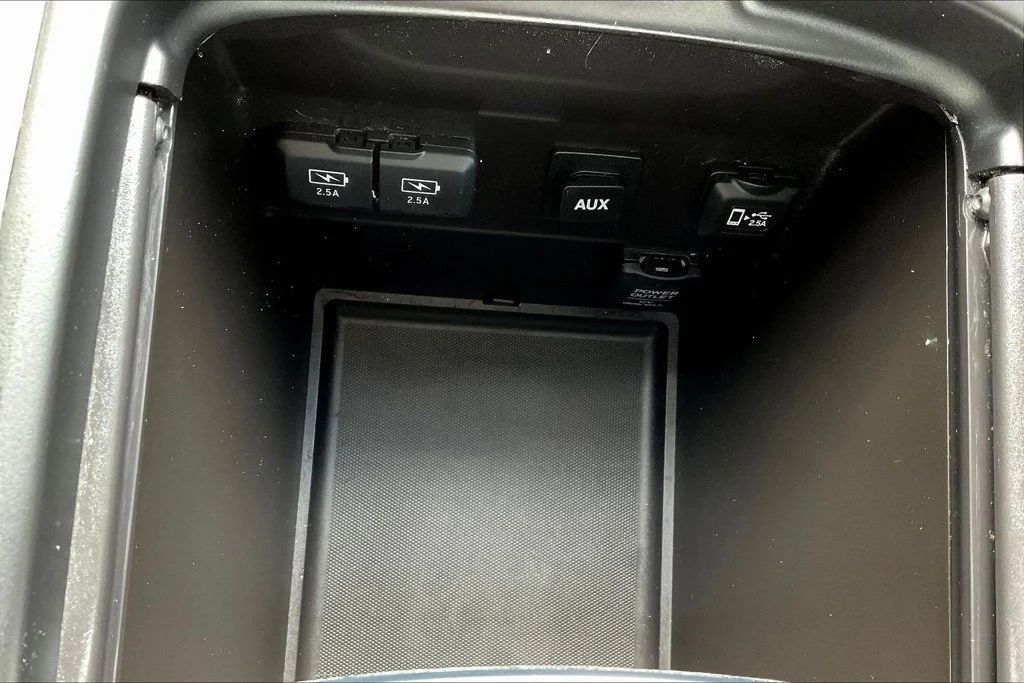 Used 2020  Acura Advance image 18