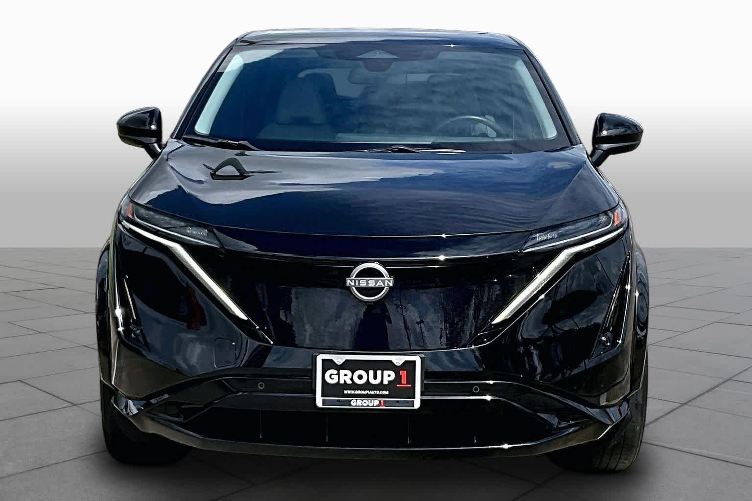 Used 2023 Black Diamond Pearl Nissan ENGAGE image 3
