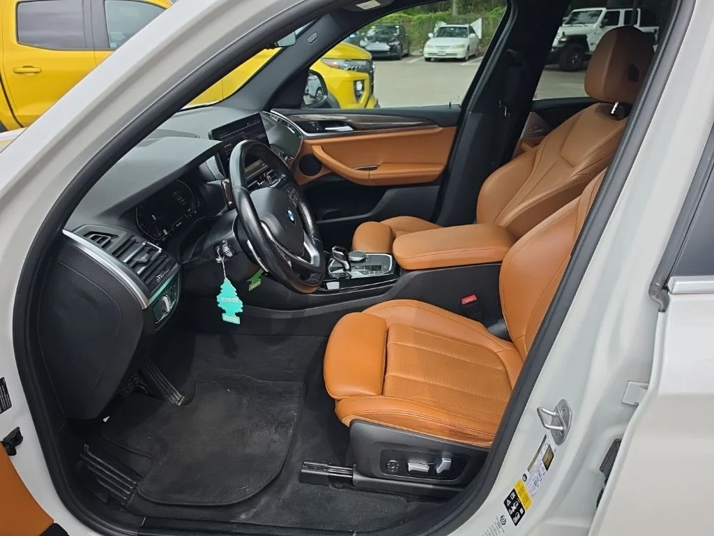 Used 2022 White BMW xDrive30i image 11
