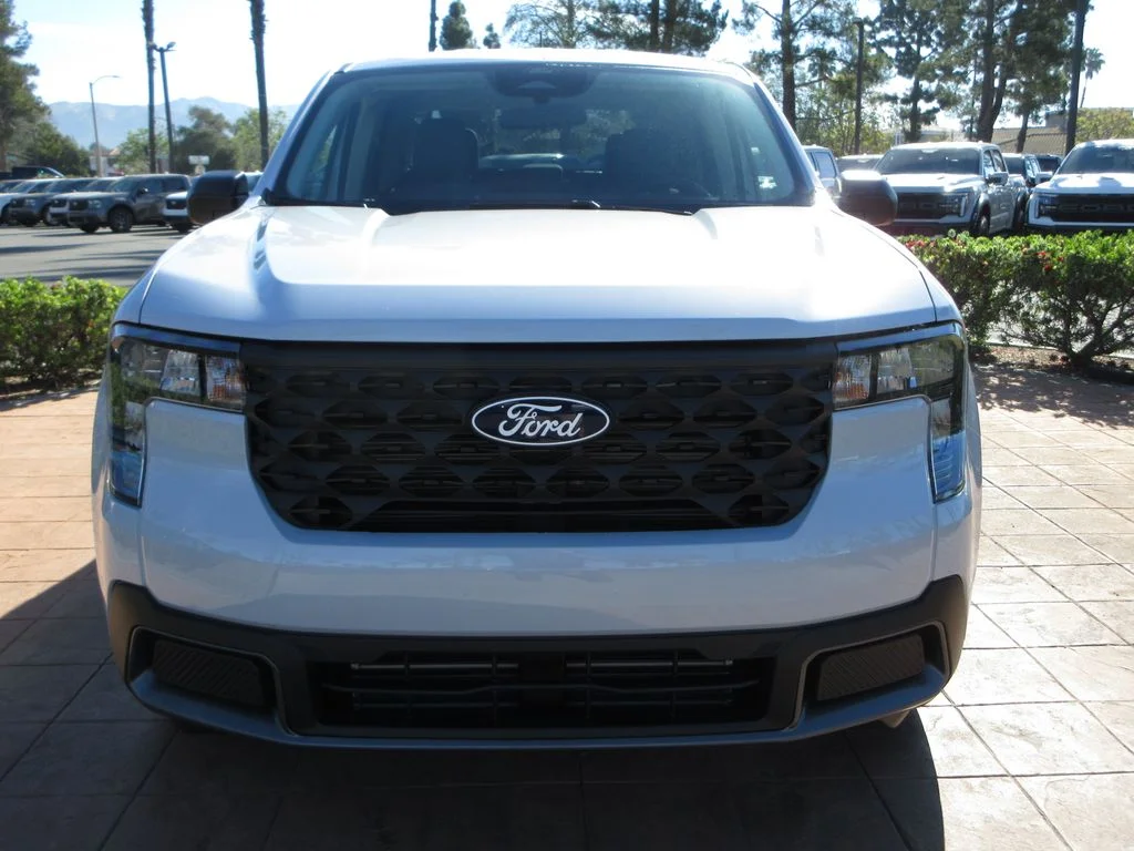 New 2026 Space White Metallic Ford XLT image 7