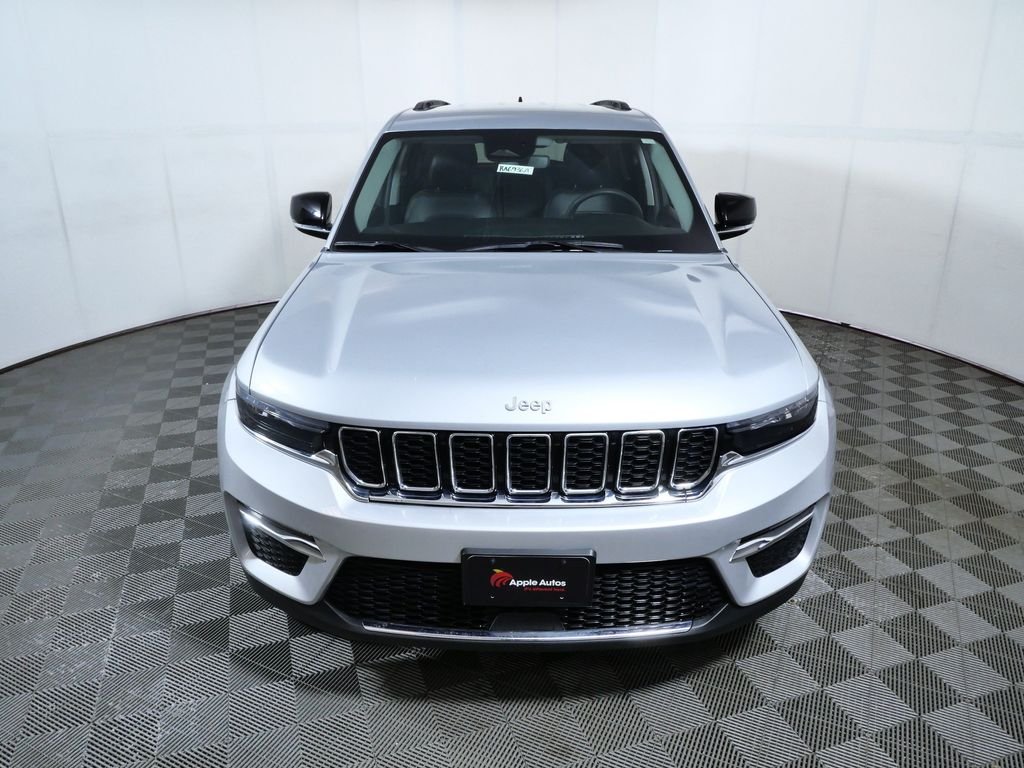 Used 2023 Silver Jeep Limited image 3