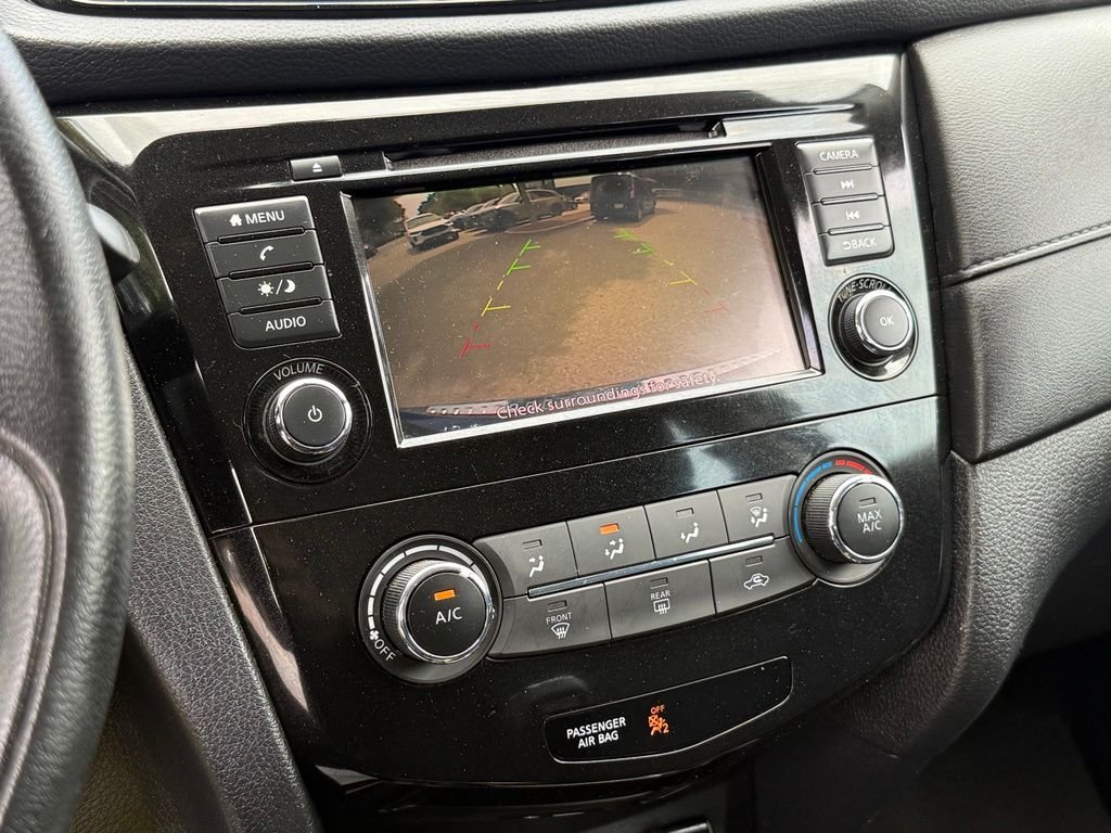 Used 2018 Blue Nissan S image 16